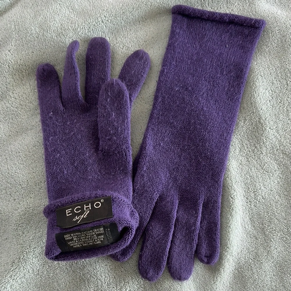 Echo Soft Elegant Purple Knit Gloves